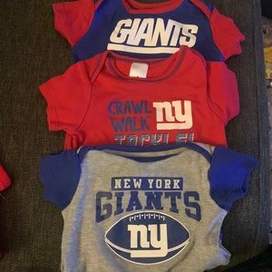 Short sleeve NY Giants onesies.